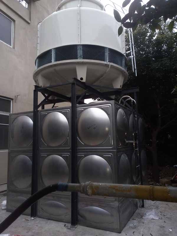 成都龙泉22.5立方不锈钢水箱安装现场